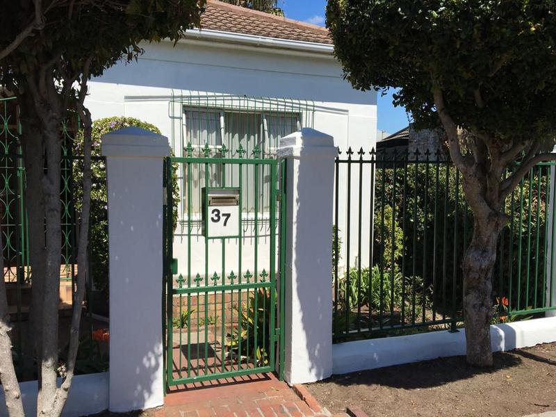 To Let 2 Bedroom Property for Rent in Wynberg Upper Western Cape